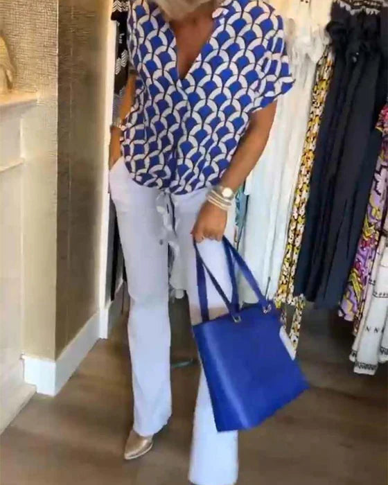 NOVA - CASUAL TOPP MED TRYKK OG V-HALS